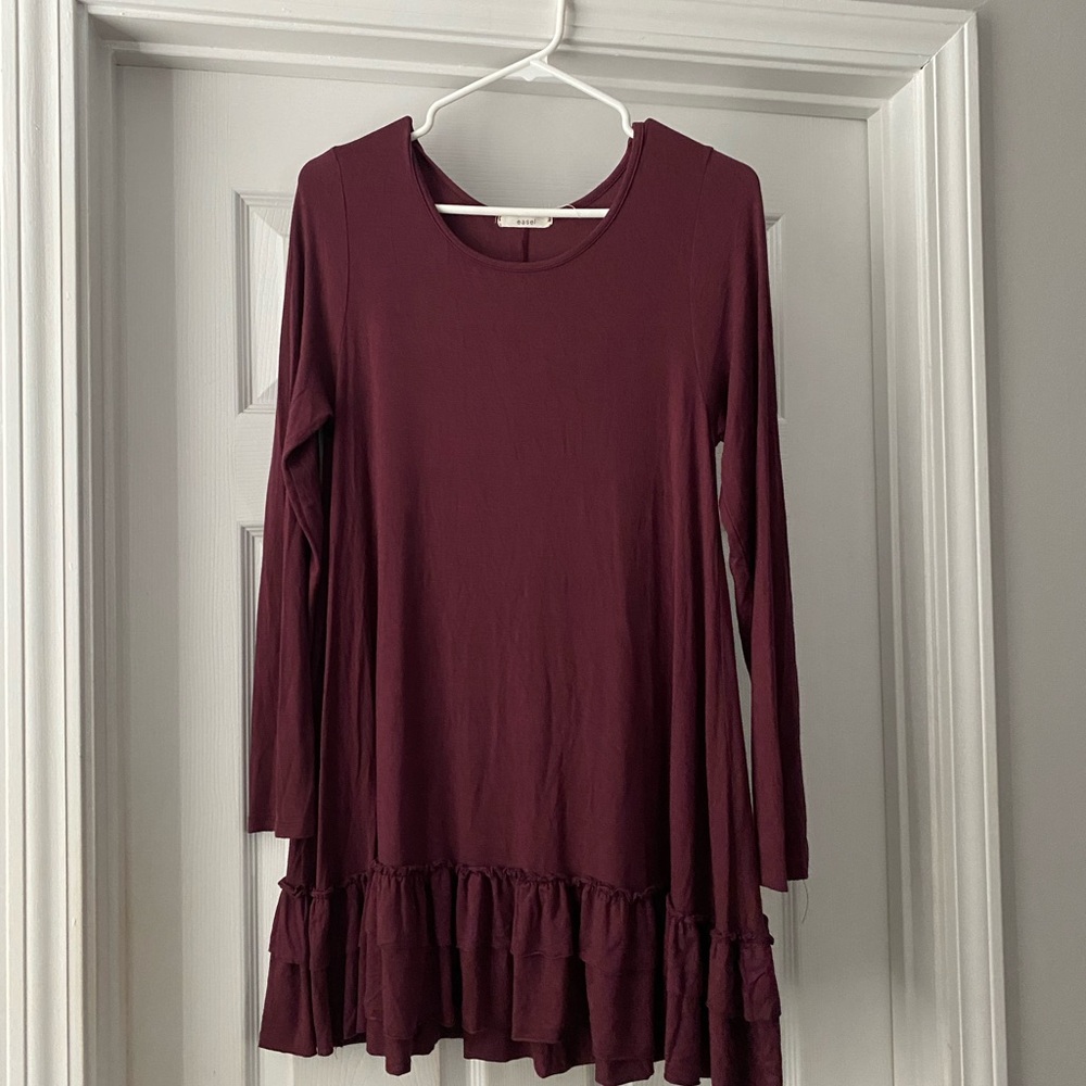 easel Long Sleeve Ruffle Hem Tunic in Burgundy